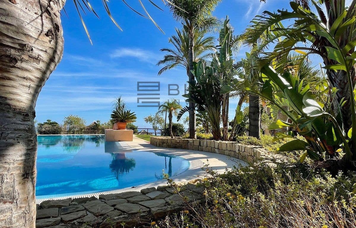 3 bedroom Penthouse for sale in Benalmadena with pool - € 680,000 (Ref: 9834125)