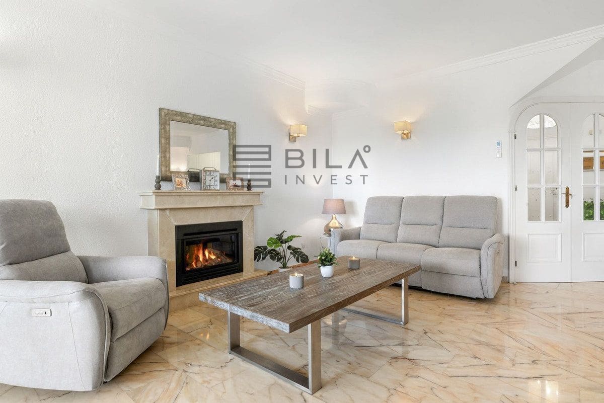 3 bedroom Villa for sale in El Chaparral with pool garage - € 875,000 (Ref: 9834127)