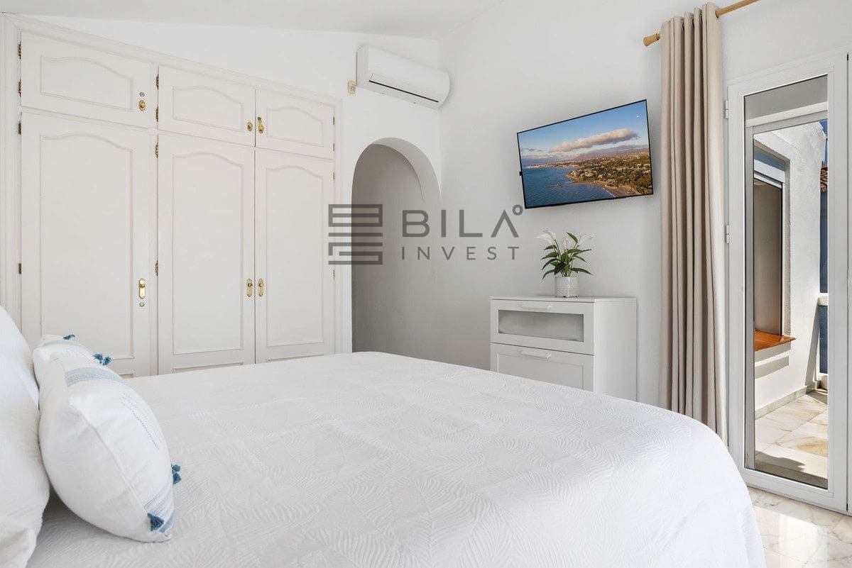 3 bedroom Villa for sale in El Chaparral with pool garage - € 875,000 (Ref: 9834127)