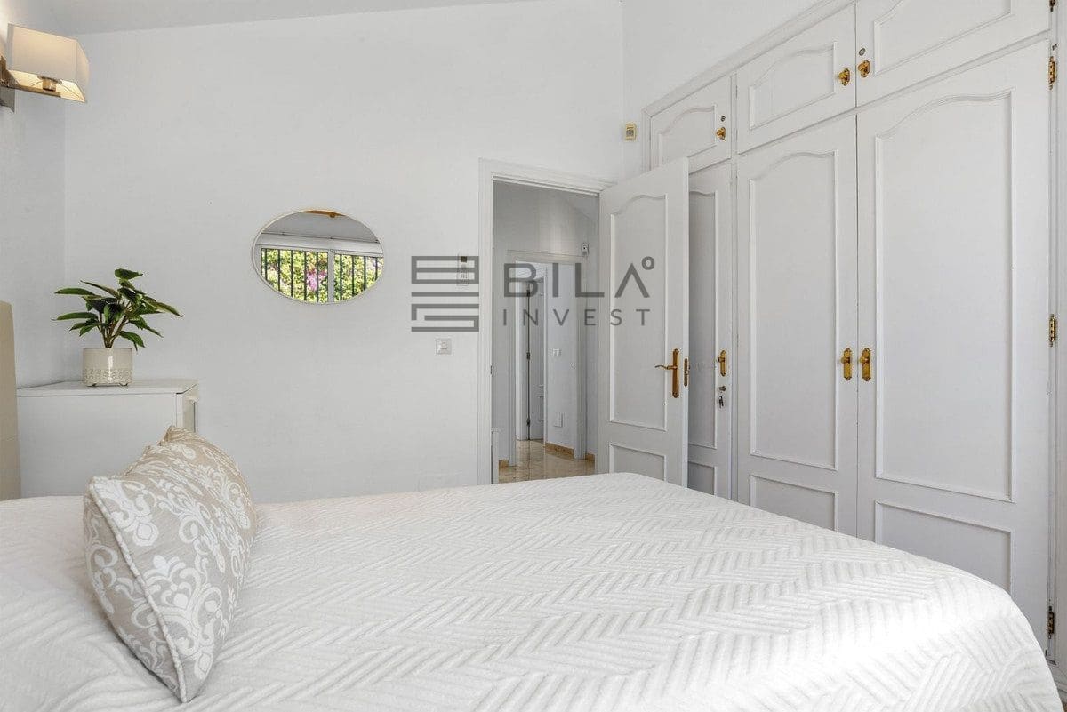 3 bedroom Villa for sale in El Chaparral with pool garage - € 875,000 (Ref: 9834127)