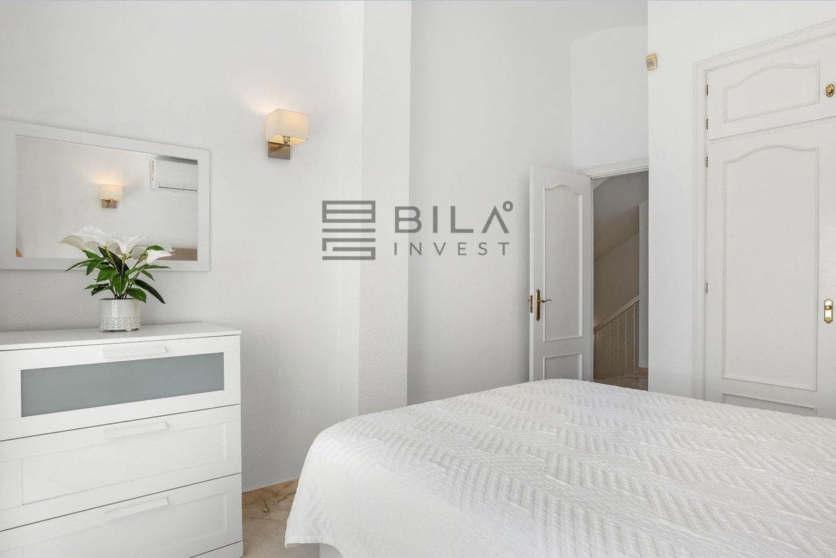 3 bedroom Villa for sale in El Chaparral with pool garage - € 875,000 (Ref: 9834127)