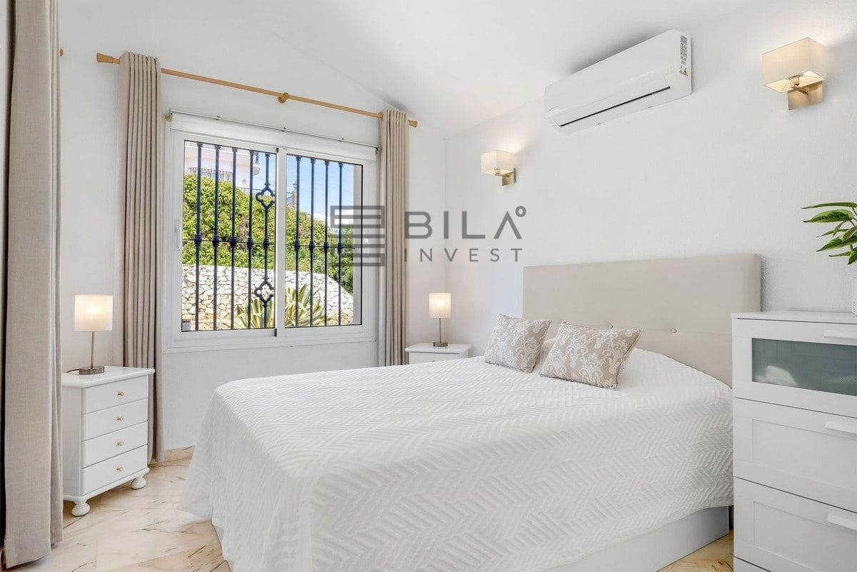 3 bedroom Villa for sale in El Chaparral with pool garage - € 875,000 (Ref: 9834127)