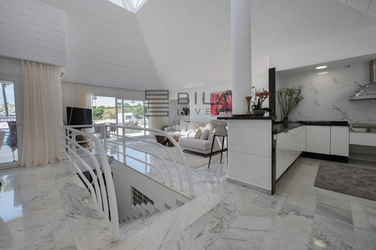 4 Zimmer Haus zu verkaufen in Calahonda mit Pool - 749.000 € (Ref: 9841335)