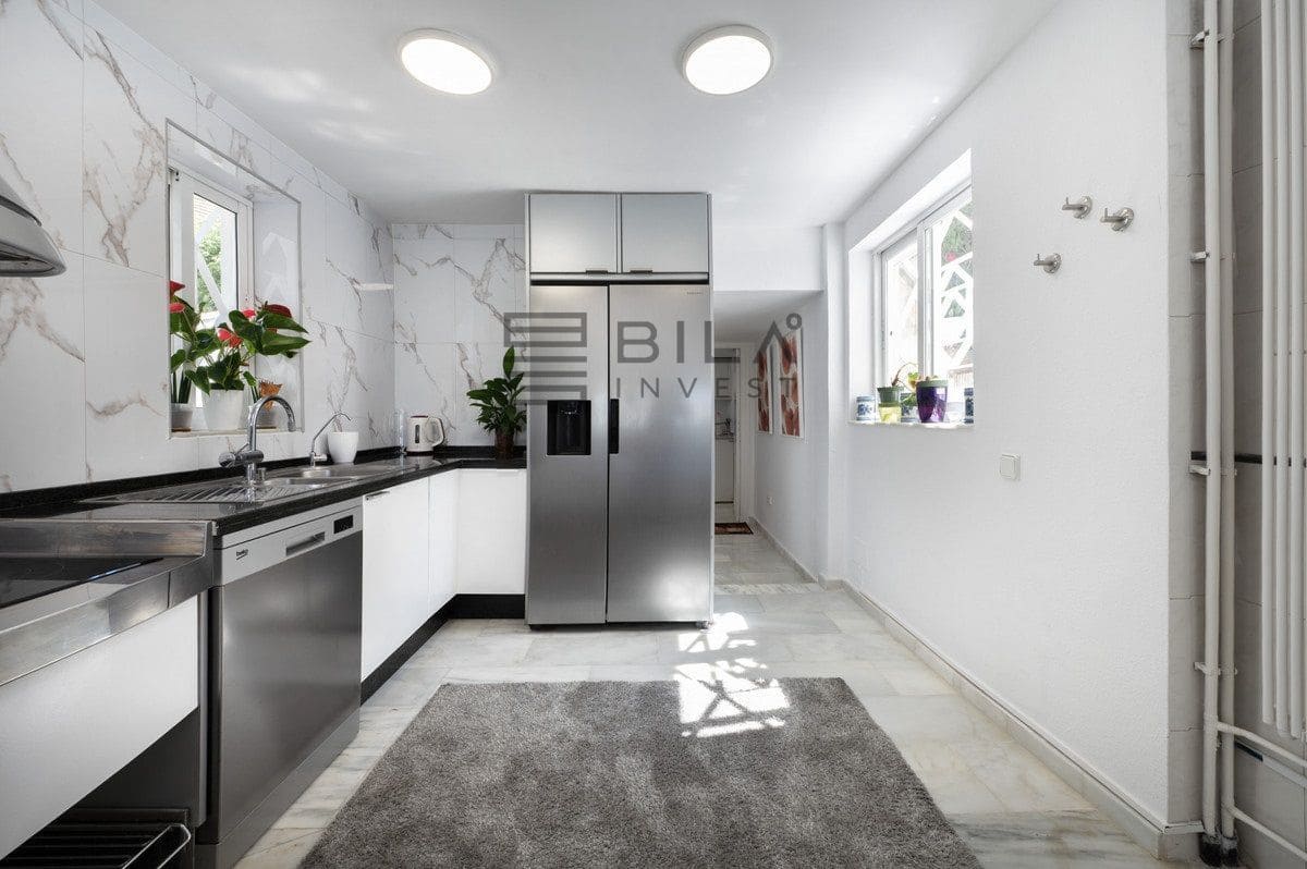 4 Zimmer Haus zu verkaufen in Calahonda mit Pool - 749.000 € (Ref: 9841335)