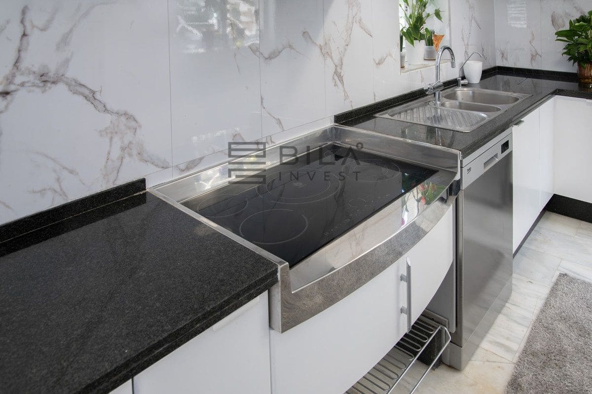 4 Zimmer Haus zu verkaufen in Calahonda mit Pool - 749.000 € (Ref: 9841335)