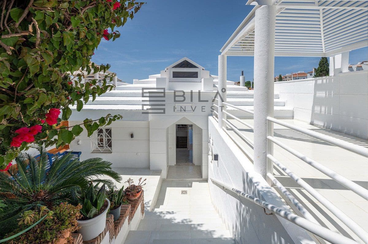 4 Zimmer Haus zu verkaufen in Calahonda mit Pool - 749.000 € (Ref: 9841335)