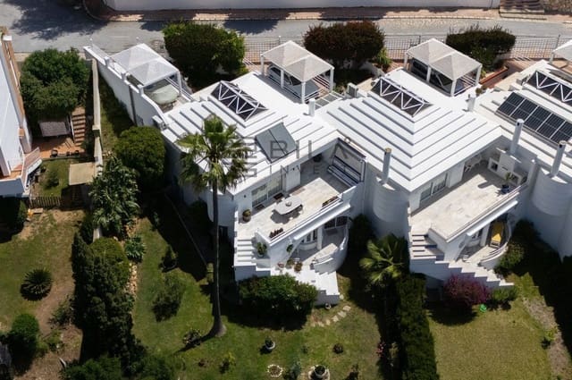 4 makuuhuone Omakotitalo myytävänä paikassa Calahonda, Mijas mukana uima-altaan - 749 000 € (Ref: 9841335)