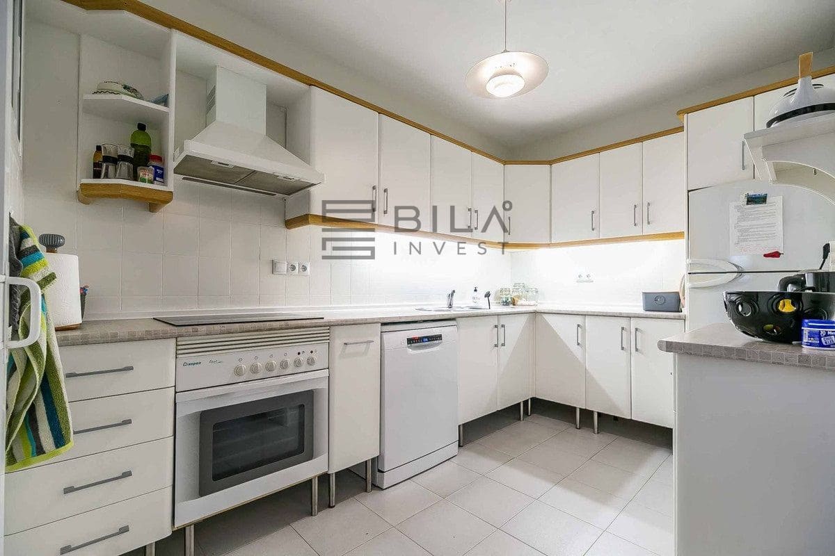 2 soveværelse Byhus til salg i El Coto med swimmingpool garage - € 365.000 (Ref: 9841336)