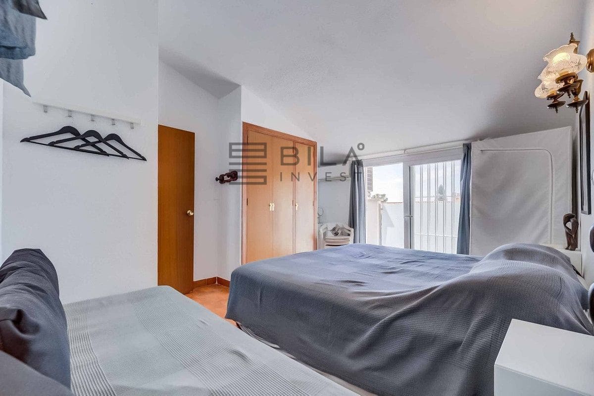 2 soveværelse Byhus til salg i El Coto med swimmingpool garage - € 365.000 (Ref: 9841336)