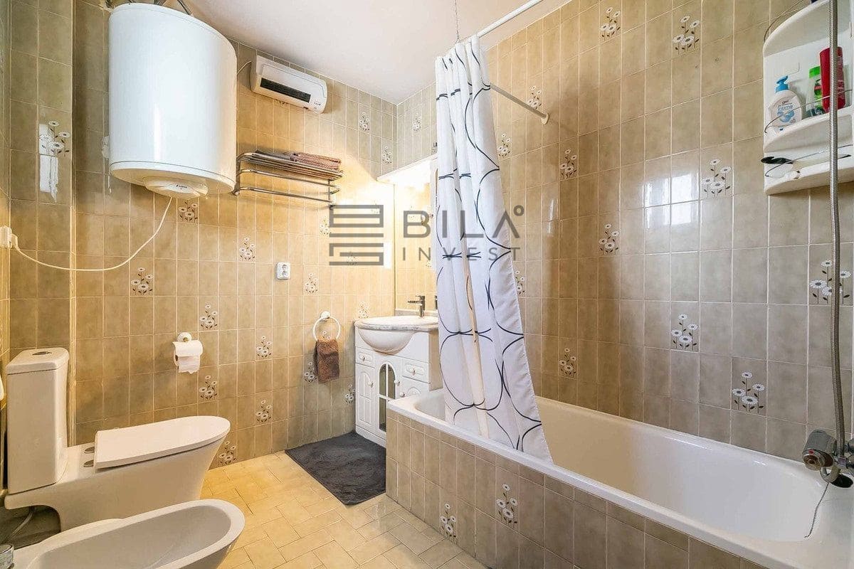 2 soveværelse Byhus til salg i El Coto med swimmingpool garage - € 365.000 (Ref: 9841336)