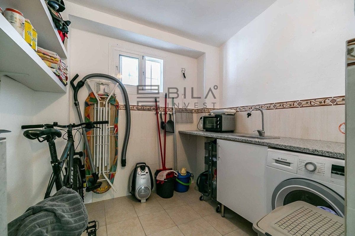 2 soveværelse Byhus til salg i El Coto med swimmingpool garage - € 365.000 (Ref: 9841336)