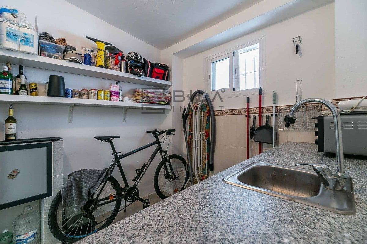 2 soveværelse Byhus til salg i El Coto med swimmingpool garage - € 365.000 (Ref: 9841336)