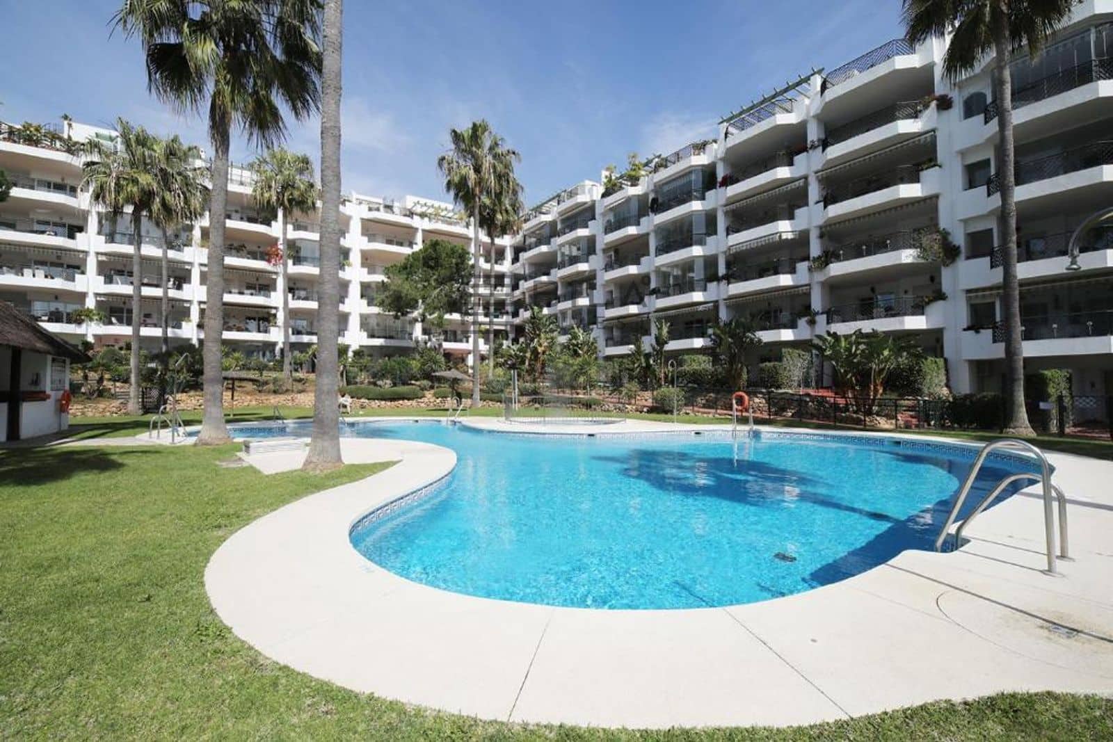 2 quarto Apartamento para venda em Calahonda com piscina garagem - 535 000 € (Ref: 9841337)