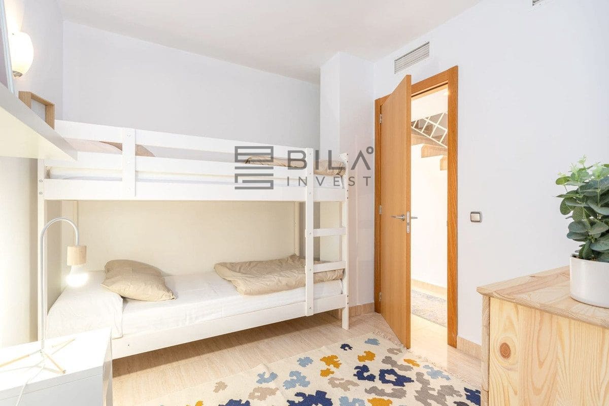 3 bedroom Penthouse for sale in Benalmadena with pool - € 695,000 (Ref: 9841338)