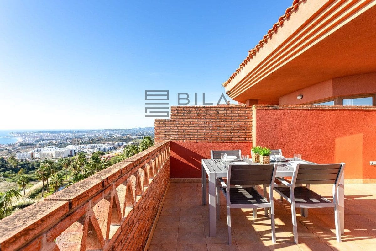 3 bedroom Penthouse for sale in Benalmadena with pool - € 695,000 (Ref: 9841338)
