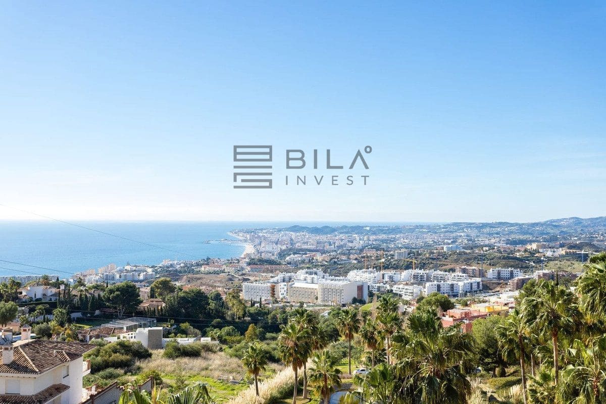 3 bedroom Penthouse for sale in Benalmadena with pool - € 695,000 (Ref: 9841338)