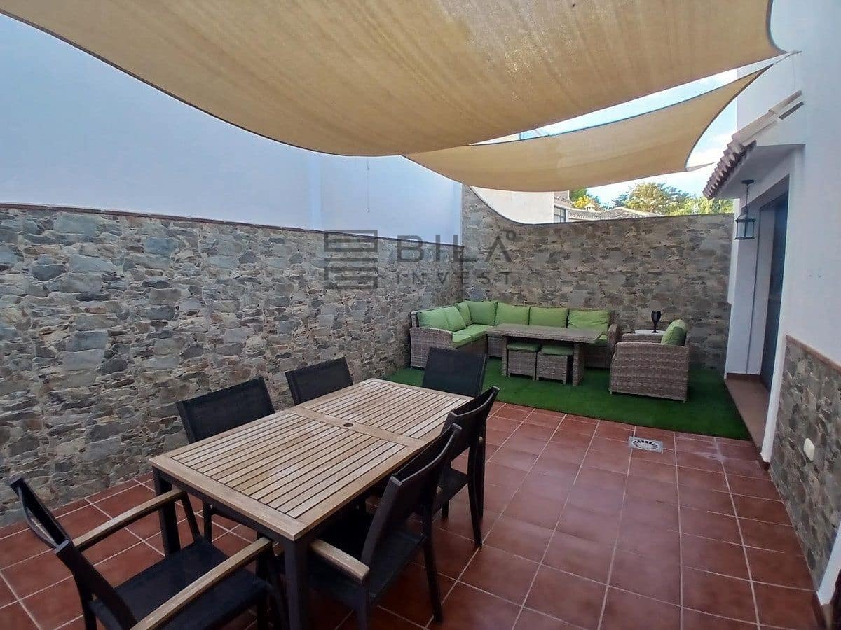 Chalet de 4 habitaciones en Fuengirola en venta con garaje - 790.000 € (Ref: 9841340)