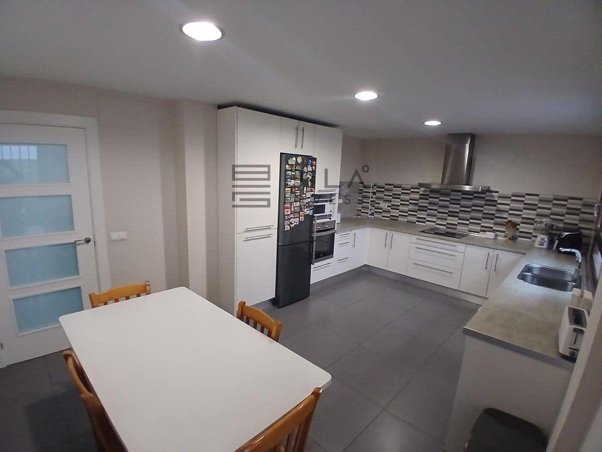 Chalet de 4 habitaciones en Fuengirola en venta con garaje - 790.000 € (Ref: 9841340)