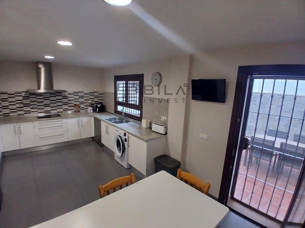 Chalet de 4 habitaciones en Fuengirola en venta con garaje - 790.000 € (Ref: 9841340)