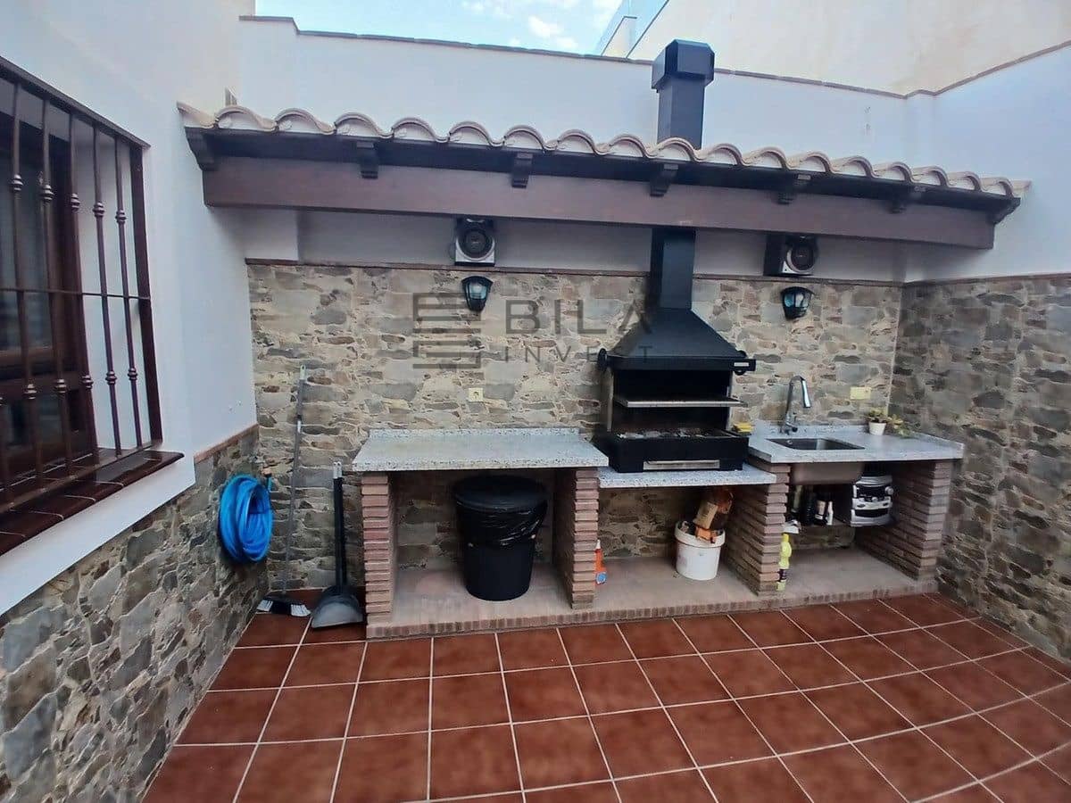 Chalet de 4 habitaciones en Fuengirola en venta con garaje - 790.000 € (Ref: 9841340)