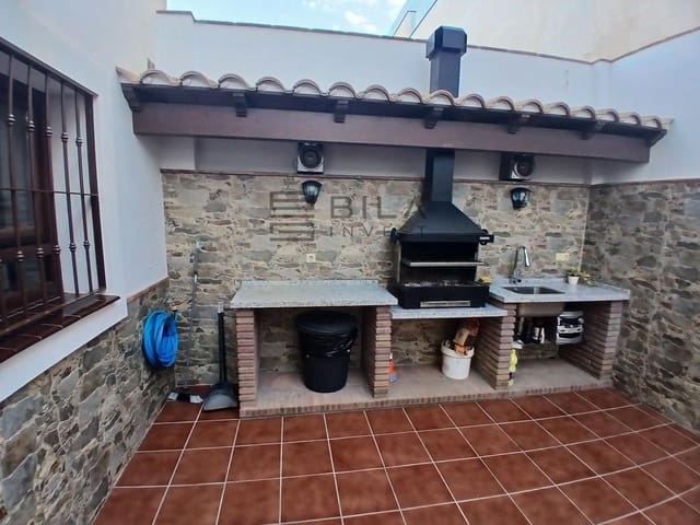 4 sovrum Villa till salu i Los Pacos, Fuengirola med garage - 790 000 € (Ref: 9841340)