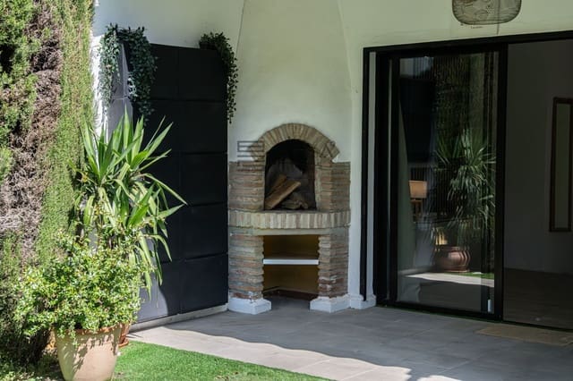 2 sovrum Hus till salu i Calahonda, Mijas med pool - 495 000 € (Ref: 9848171)