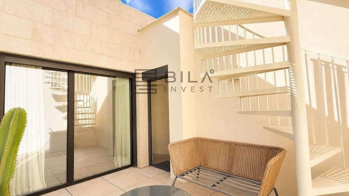 4 soveværelse Byhus til salg i La Cala de Mijas med swimmingpool garage - € 999.000 (Ref: 9848173)