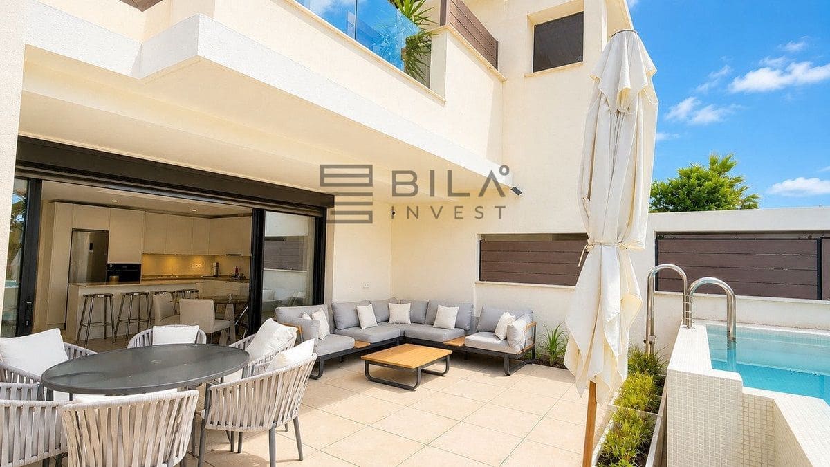 4 soveværelse Byhus til salg i La Cala de Mijas med swimmingpool garage - € 999.000 (Ref: 9848173)