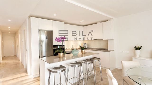 4 soveværelse Byhus til salg i La Cala de Mijas, Mijas med swimmingpool garage - € 999.000 (Ref: 9848173)