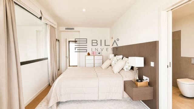 4 soveværelse Byhus til salg i La Cala de Mijas, Mijas med swimmingpool garage - € 999.000 (Ref: 9848173)