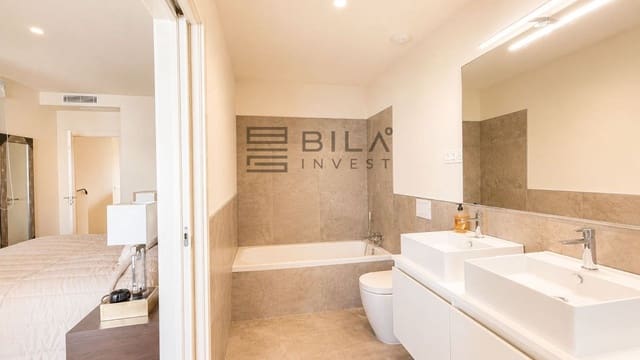 4 soveværelse Byhus til salg i La Cala de Mijas, Mijas med swimmingpool garage - € 999.000 (Ref: 9848173)