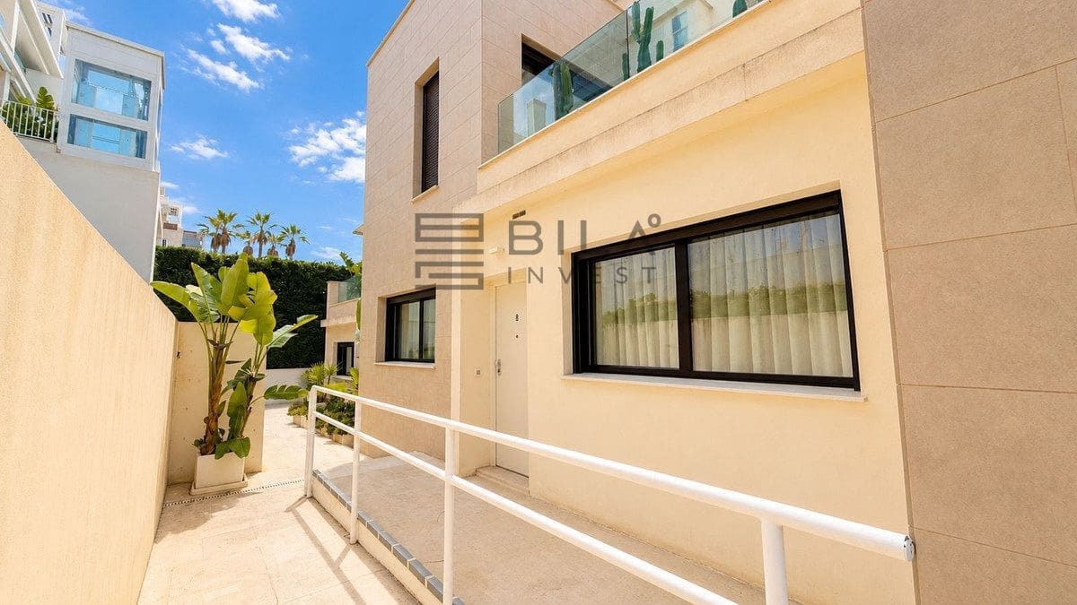 4 soveværelse Byhus til salg i La Cala de Mijas med swimmingpool garage - € 999.000 (Ref: 9848173)