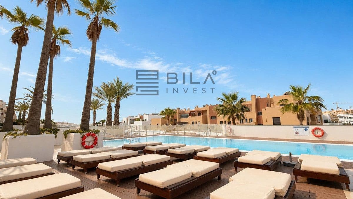 4 soveværelse Byhus til salg i La Cala de Mijas med swimmingpool garage - € 999.000 (Ref: 9848173)