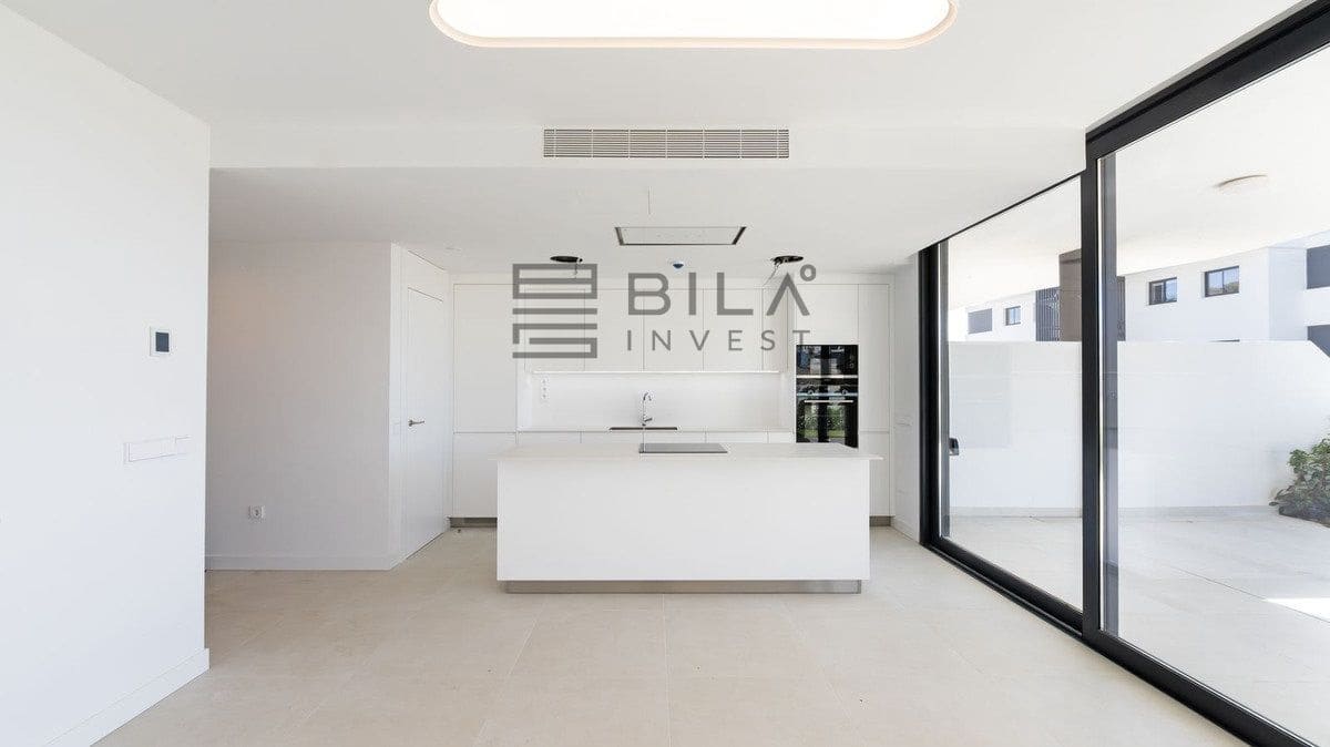2 soveværelse Lejlighed til salg i Fuengirola med swimmingpool garage - € 649.000 (Ref: 9848176)