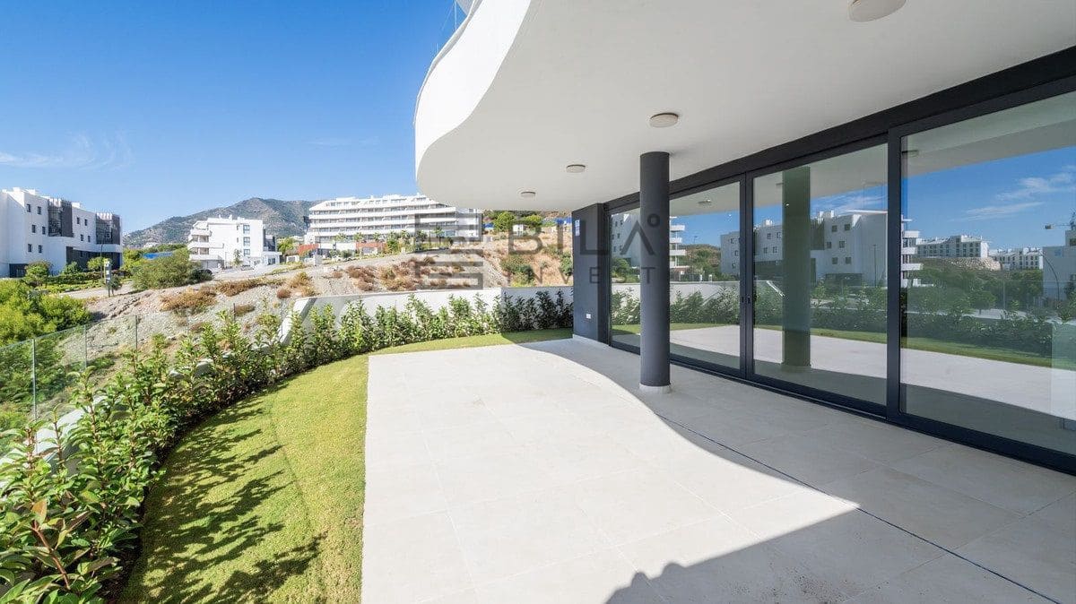2 soveværelse Lejlighed til salg i Fuengirola med swimmingpool garage - € 649.000 (Ref: 9848176)