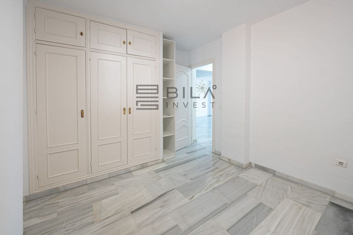 2 soveværelse Lejlighed til salg i Benalmadena med swimmingpool garage - € 339.000 (Ref: 9848177)