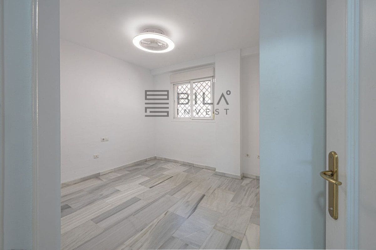 2 soveværelse Lejlighed til salg i Benalmadena med swimmingpool garage - € 339.000 (Ref: 9848177)