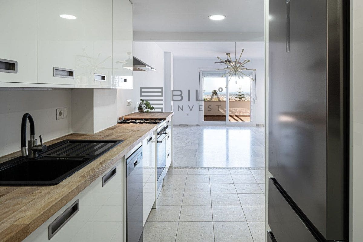 2 soveværelse Lejlighed til salg i Benalmadena med swimmingpool garage - € 339.000 (Ref: 9848177)