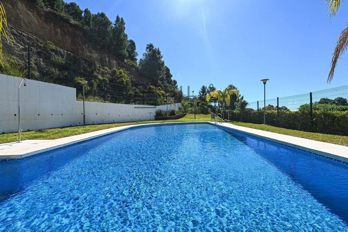 2 soveværelse Lejlighed til salg i Benalmadena med swimmingpool garage - € 339.000 (Ref: 9848177)