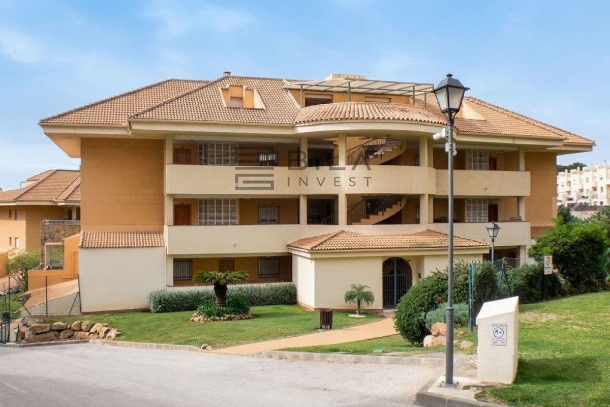 2 bedroom Flat for sale in Carvajal with pool garage - € 420,000 (Ref: 9848179)