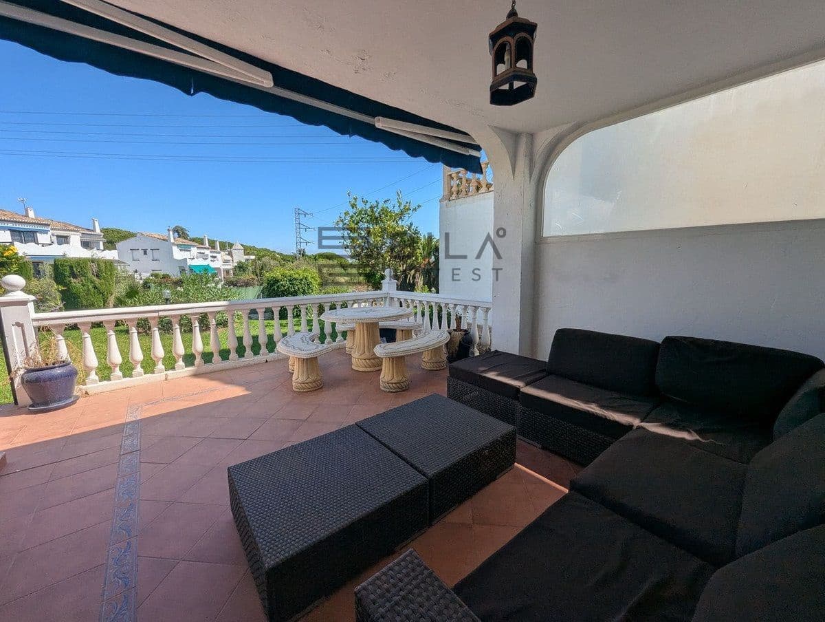 3 soverom Villa til salgs i Calahonda med svømmebasseng garasje - € 449 000 (Ref: 9849958)
