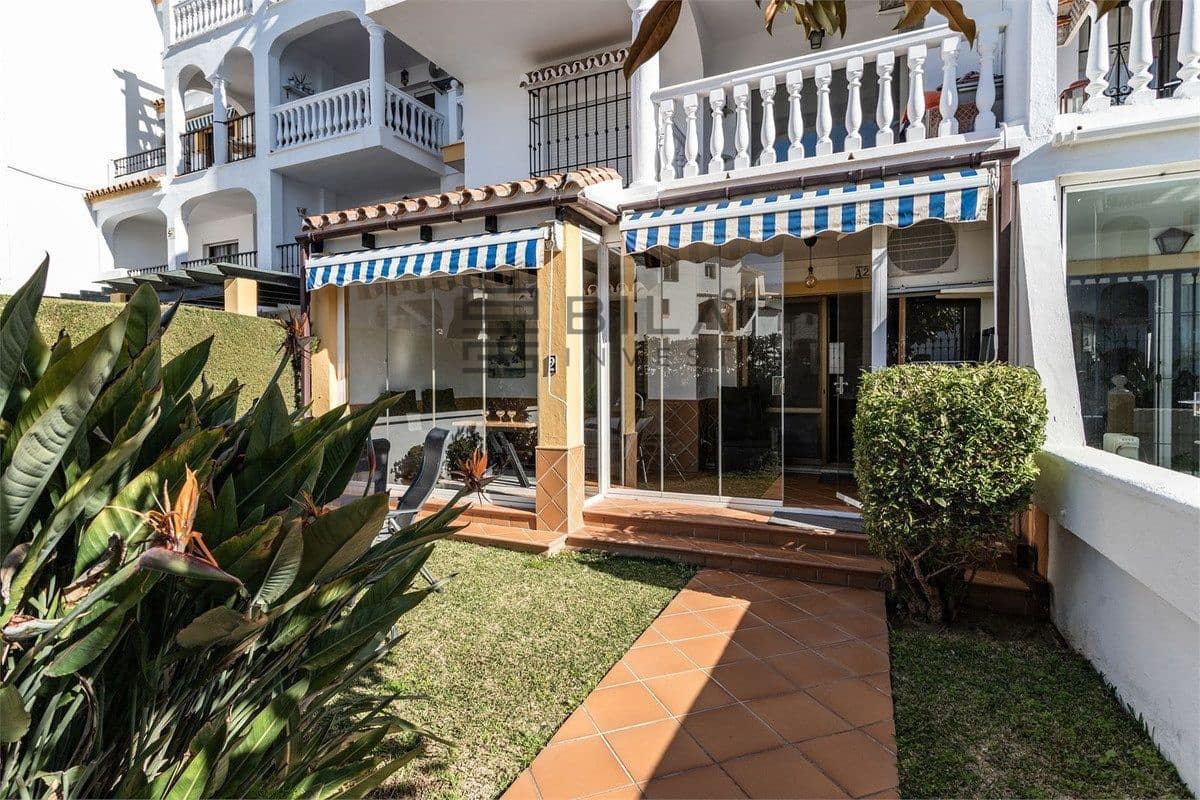 2 bedroom Flat for sale in Riviera del Sol with pool - € 319,000 (Ref: 9849960)