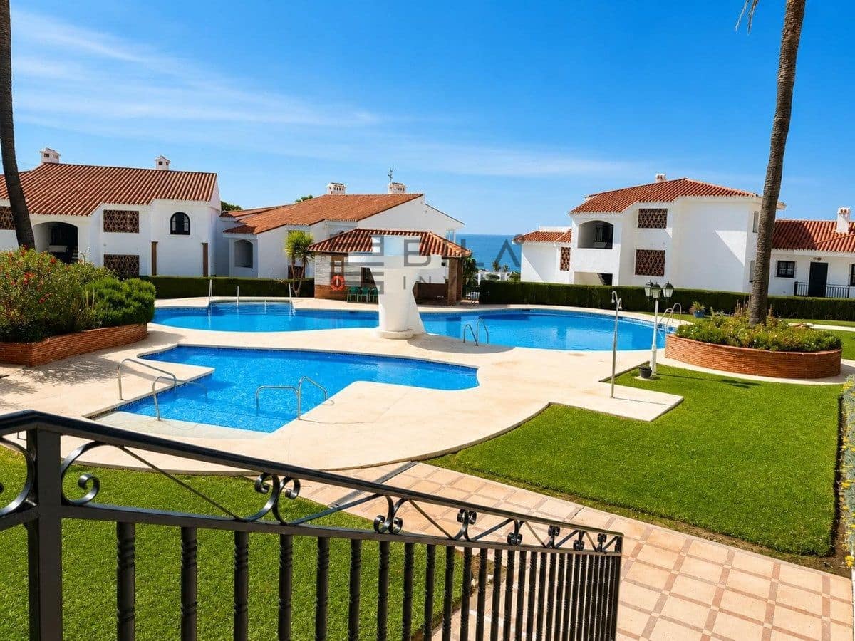 2 bedroom Penthouse for sale in Miraflores with pool - € 389,000 (Ref: 9849961)