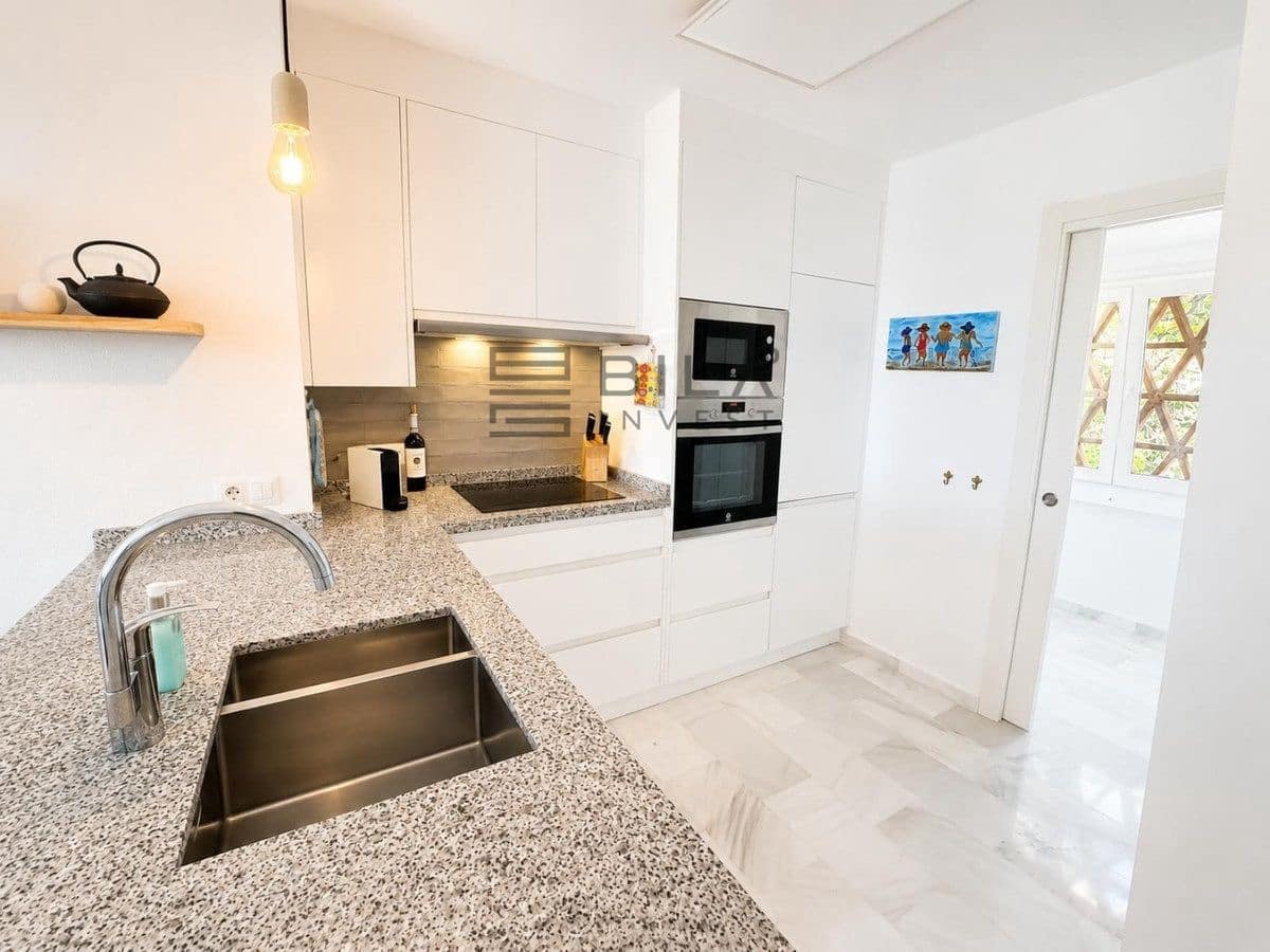 2 bedroom Penthouse for sale in Miraflores with pool - € 389,000 (Ref: 9849961)