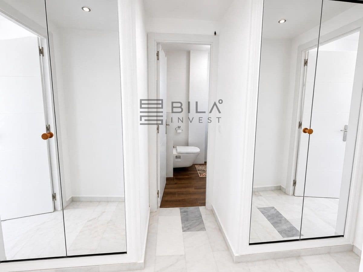 2 bedroom Penthouse for sale in Miraflores with pool - € 389,000 (Ref: 9849961)