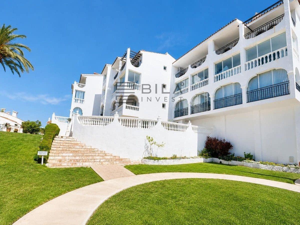 2 bedroom Penthouse for sale in Miraflores with pool - € 389,000 (Ref: 9849961)