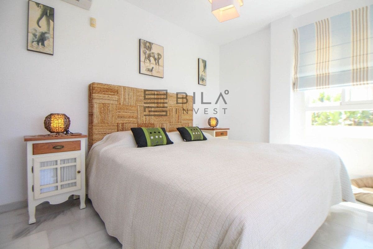 3 bedroom Flat for sale in El Chaparral with pool garage - € 550,000 (Ref: 9854289)