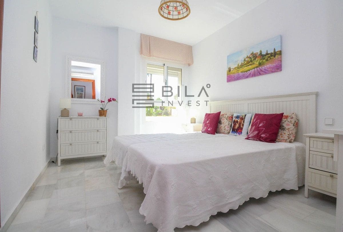 3 bedroom Flat for sale in El Chaparral with pool garage - € 550,000 (Ref: 9854289)