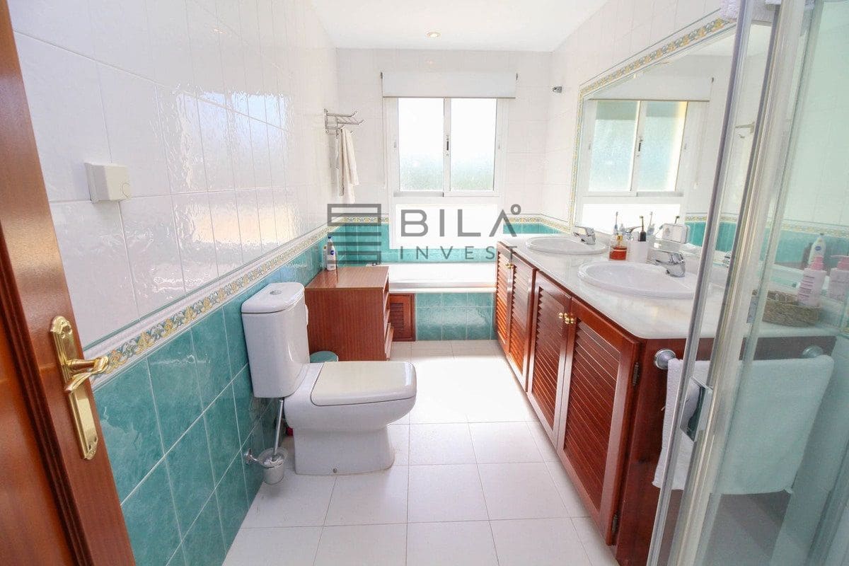 3 bedroom Flat for sale in El Chaparral with pool garage - € 550,000 (Ref: 9854289)