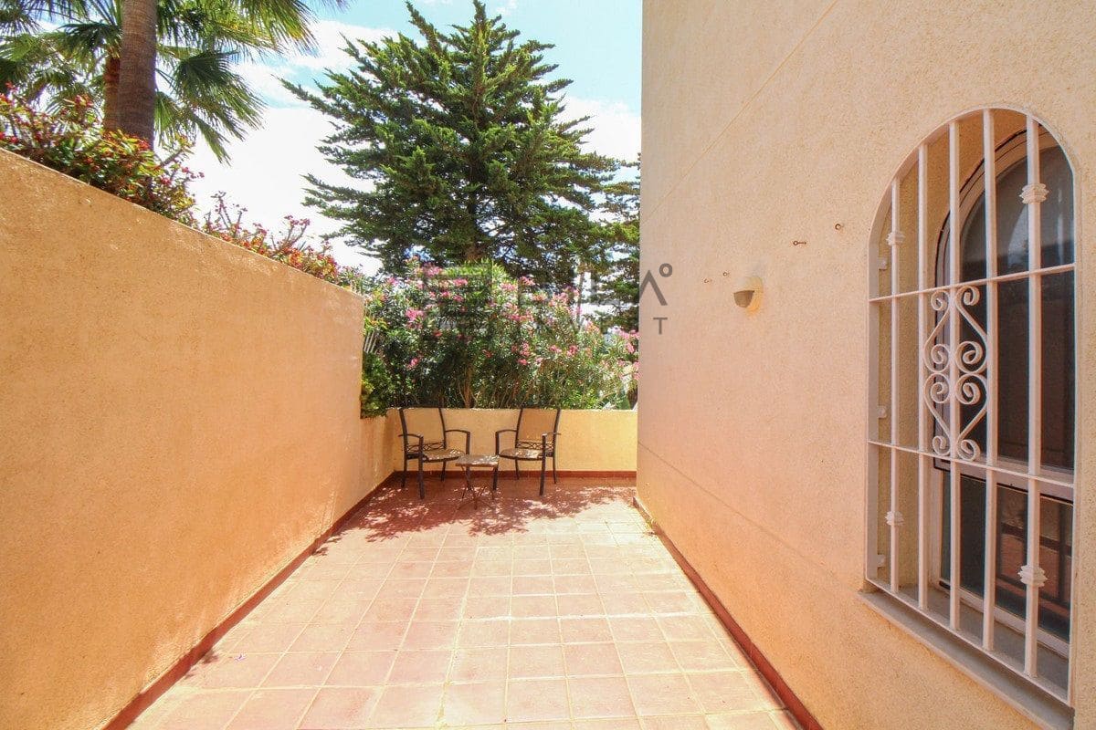 3 bedroom Flat for sale in El Chaparral with pool garage - € 550,000 (Ref: 9854289)